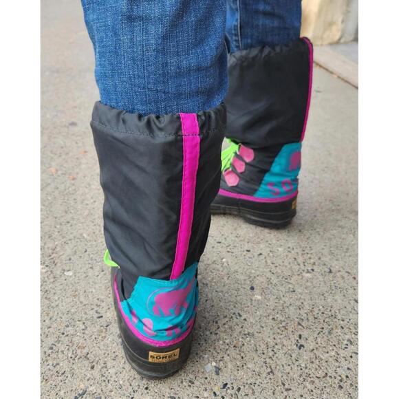 90s Sorel Snow Boots in the Rare Teal + Magenta Color Way main image 4